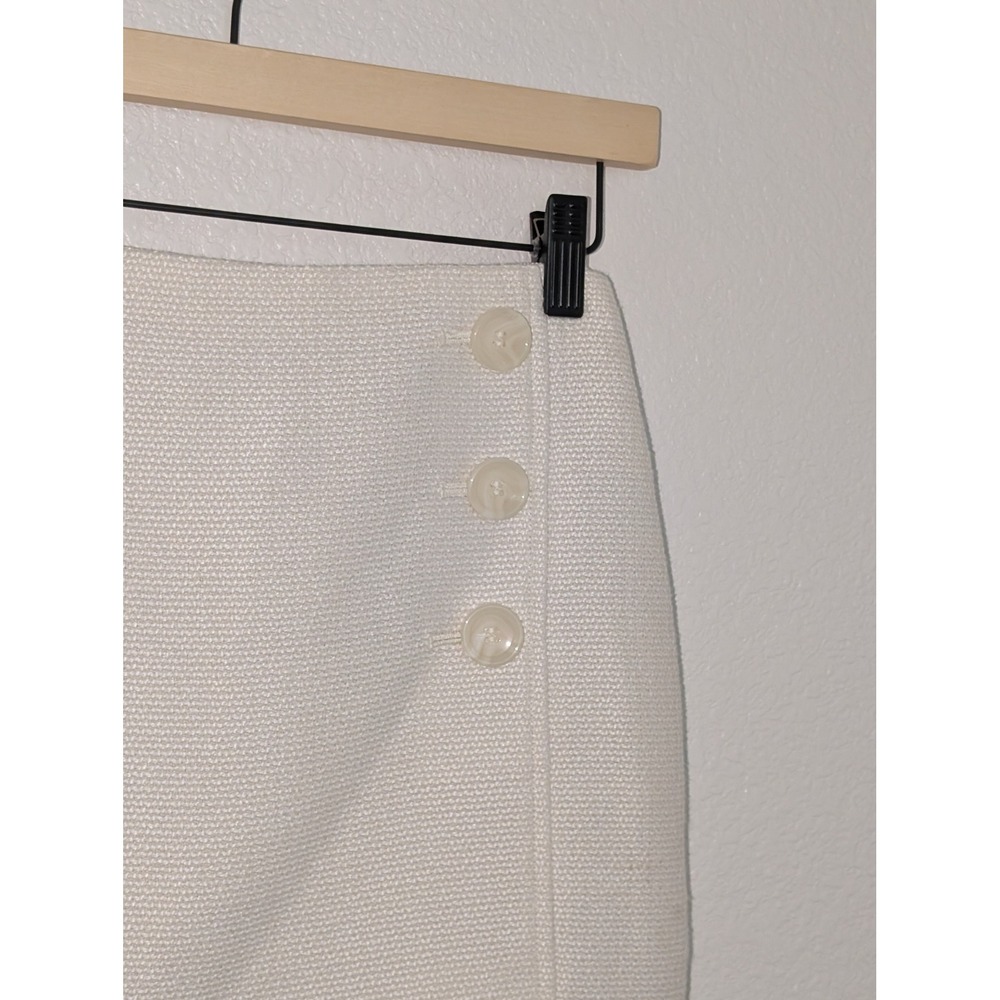 Ann Taylor Cream Textured Mini Skirt 00P - Picture 2 of 6